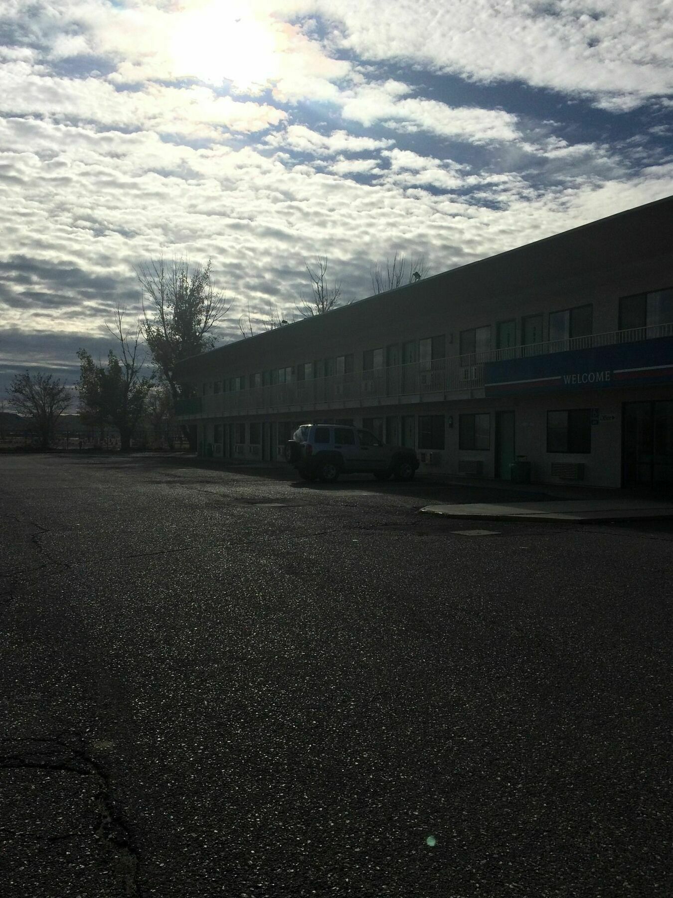 6-green River, Ut Hotel